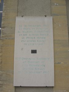 Mindeplade for Droningens besøg i Bayeux 1987